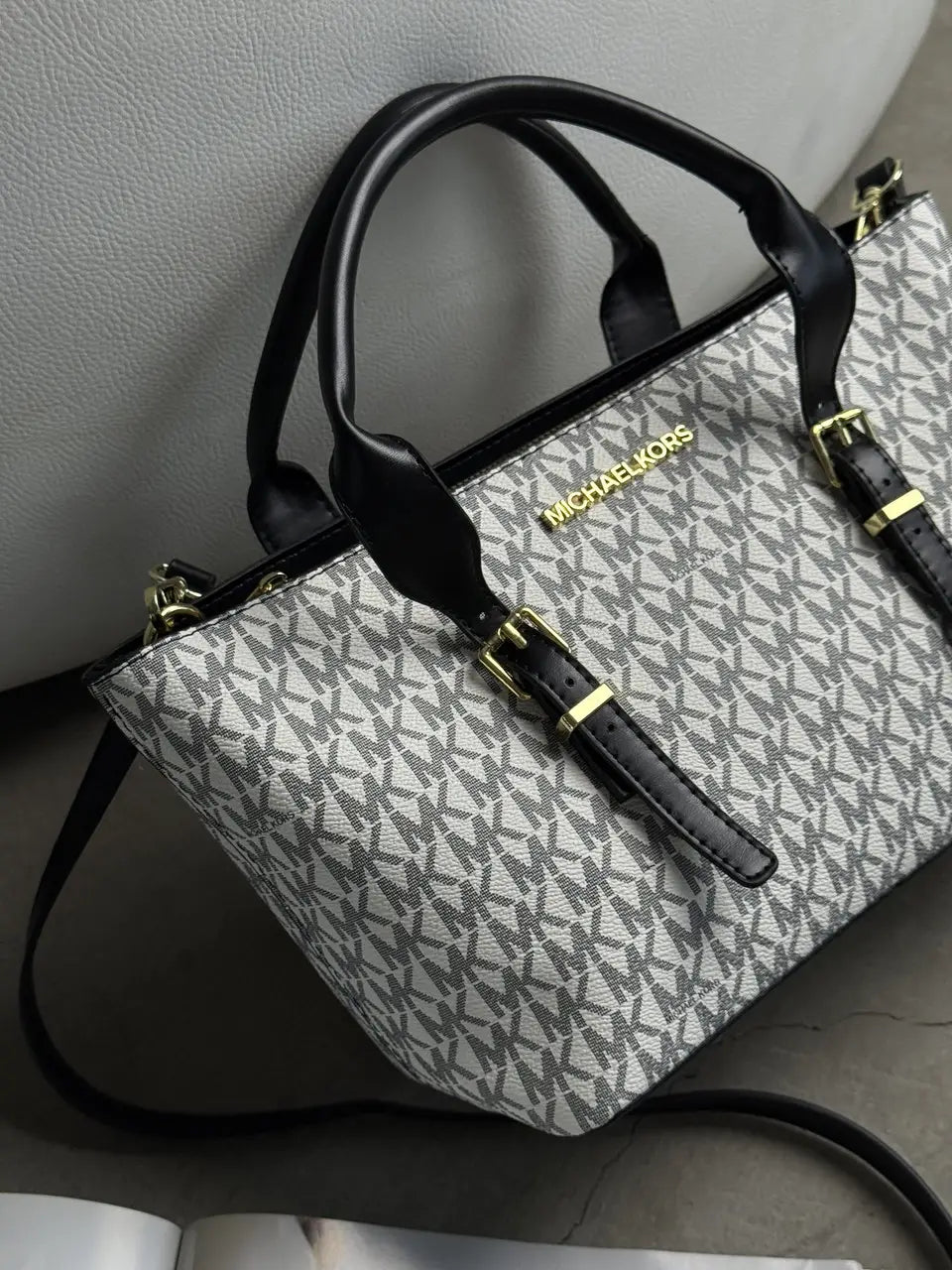 Michael Kors Jet Set Travel Extra-Small Logo Top-Zip Tote Bag(A Grade)